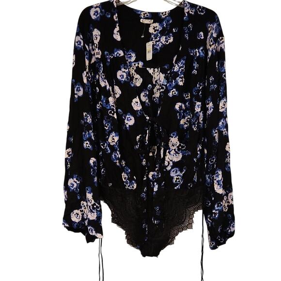 NWT - Forties Feels Romantic Black Floral Bodysuit Romper - Medium - Picture 6 of 6